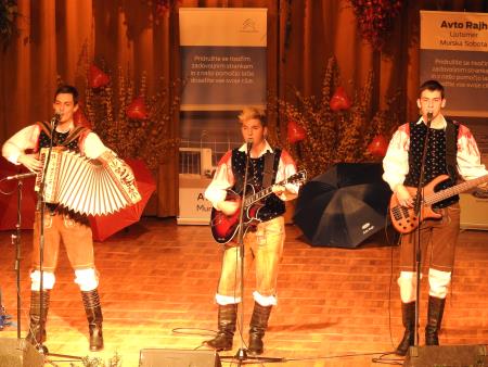 12. tradicionalni glasbeno-humoristični Valentinov koncert 48